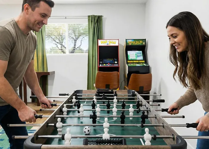 Holiday home Fun-filled Oasis - Pool Pickleball Games Galore
