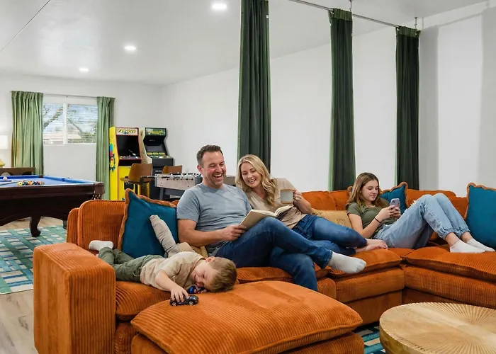 Fun-filled Oasis - Pool Pickleball Games Galore Holiday home Scottsdale