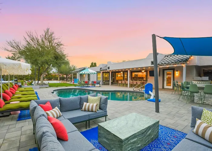 Fun-filled Oasis - Pool Pickleball Games Galore * Scottsdale