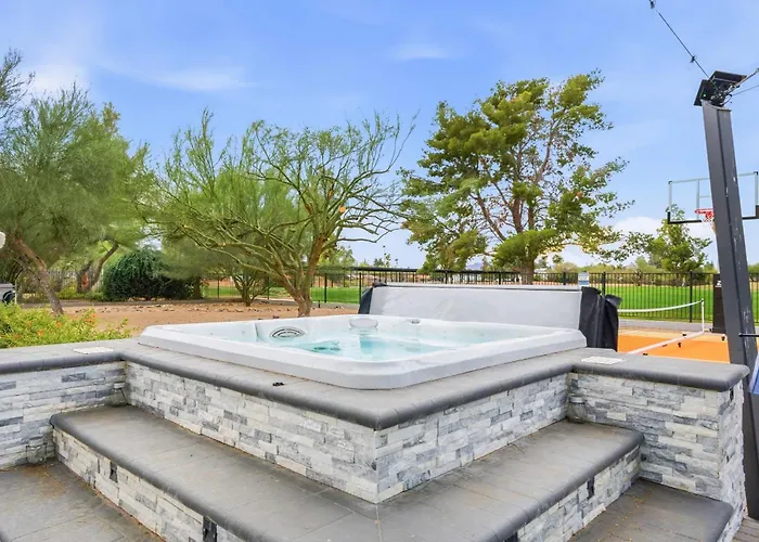 Fun-filled Oasis - Pool Pickleball Games Galore Holiday home *