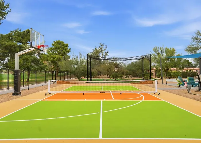 Holiday home Fun-filled Oasis - Pool Pickleball Games Galore *